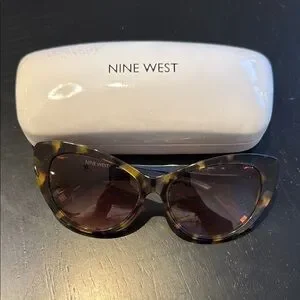 Nine West | Accessories | Nine West Tortoise And Navy Blue  display picture 3